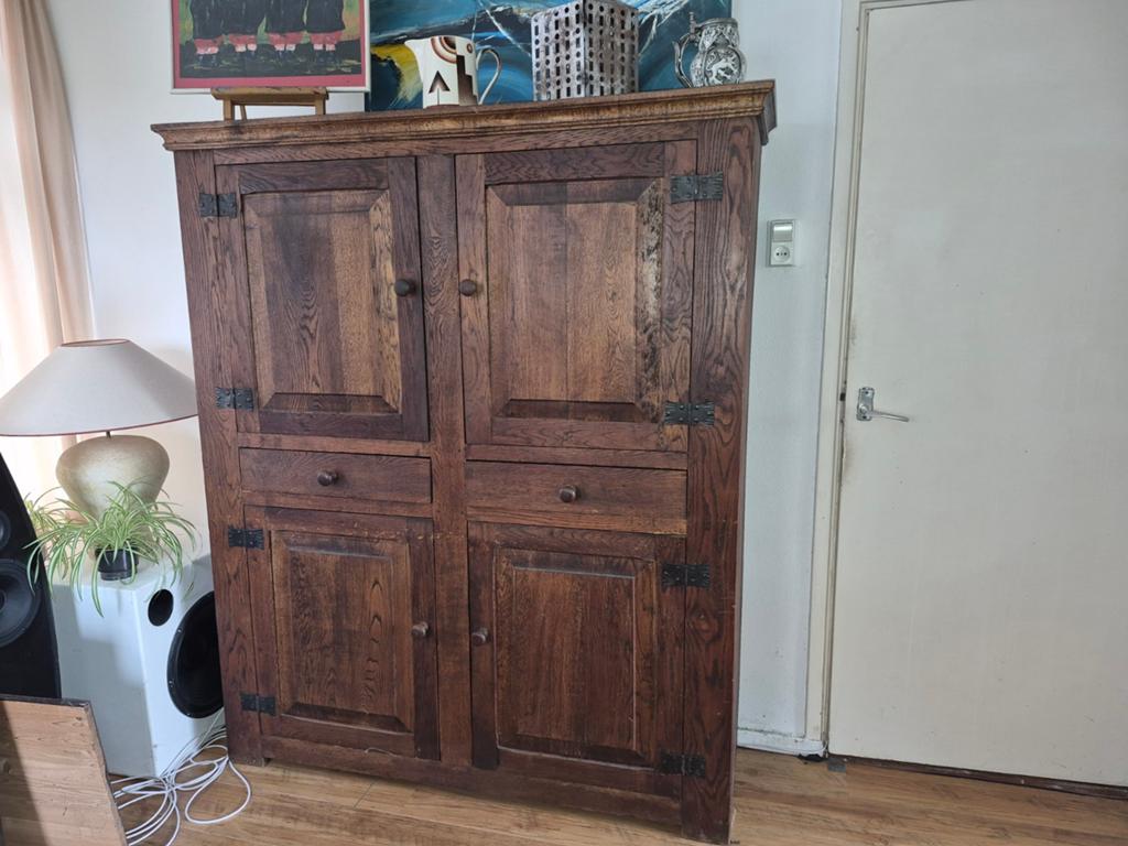 Massief houten kast, Ophalen