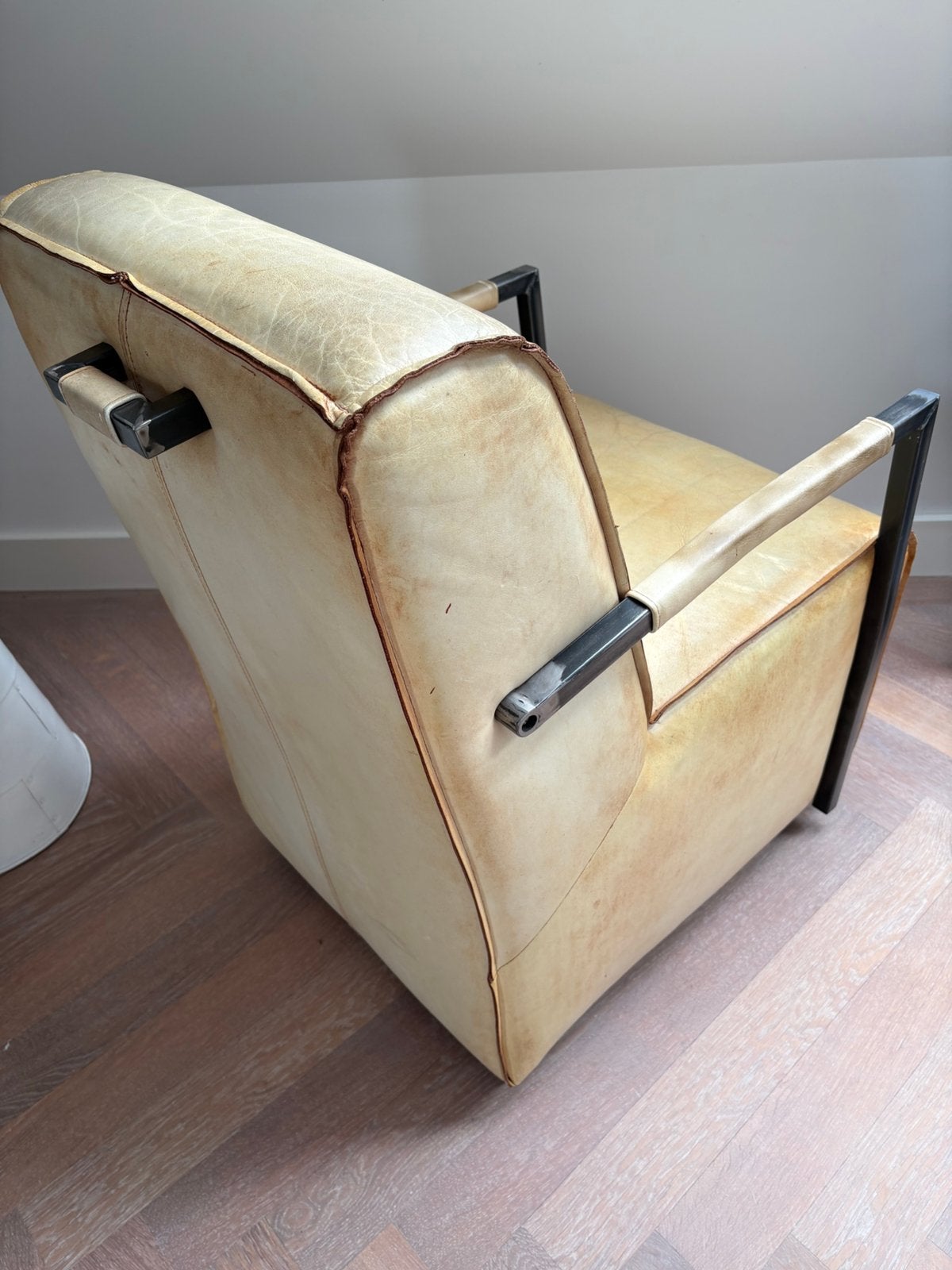 Verrijdbare industriële fauteuil van leer, Ophalen