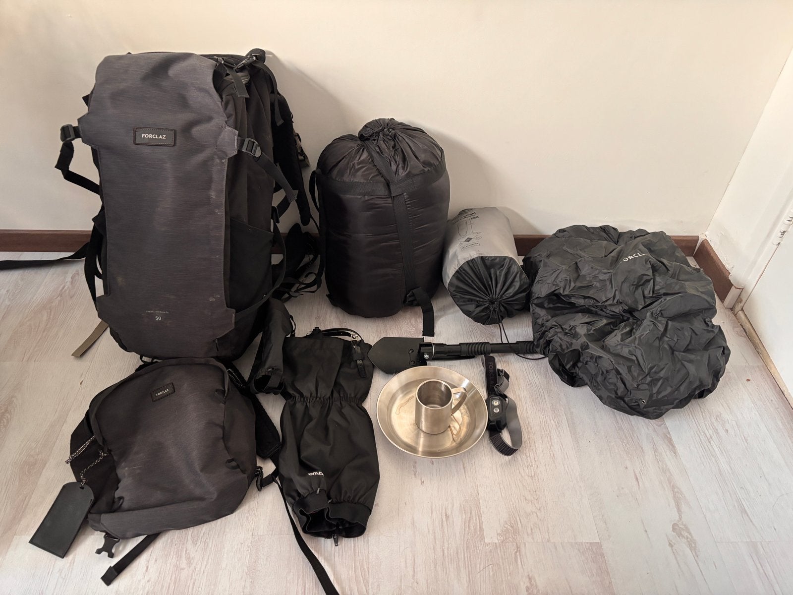 Forclaz Backpack 50 Liter met accessoires, Caravans en Kamperen, Kampeeraccessoires, Ophalen of Verzenden, Zo goed als nieuw