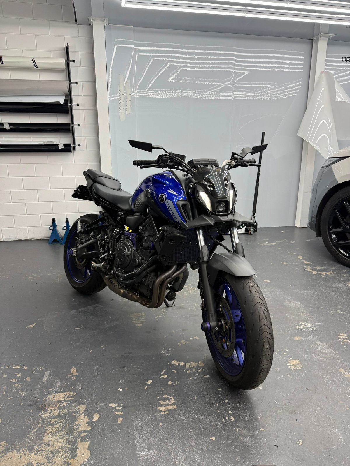 Yamaha MT-07 A2 Vol vermogen Akrapovic full + Quickshifter, Gebruikt, Particulier, Minimaal motorrijbewijs A2, Naked bike