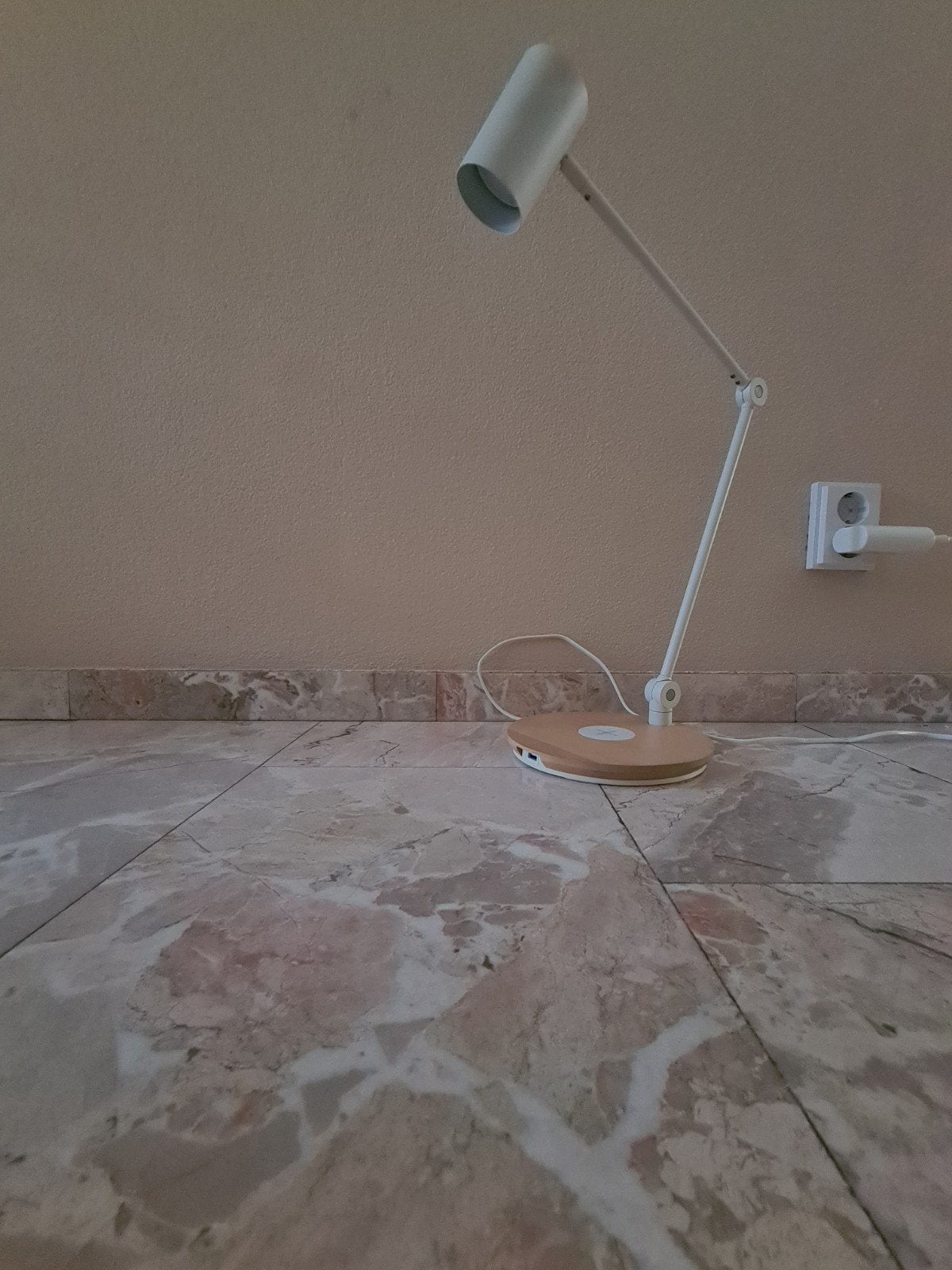 IKEA Bureaulamp met draadloze oplader, Ophalen, Wit, Draadloos, Kunststof
