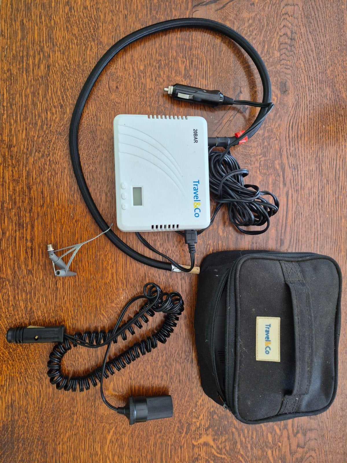 Travel & Co 12V Luchtcompressor met draagtas, Caravans en Kamperen, Kampeeraccessoires, Ophalen of Verzenden, Zo goed als nieuw