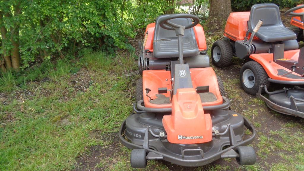 wegens inruil 4 x husqvarna frontmaaiers 4x hydrostaat 1 koo, Ophalen, Gebruikt, Husqvarna, Nederland