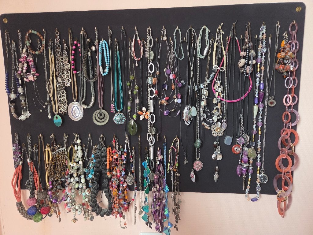 displaybord met kettingen en armbanden, Overige materialen, Overige kleuren, Ophalen of Verzenden, Zo goed als nieuw