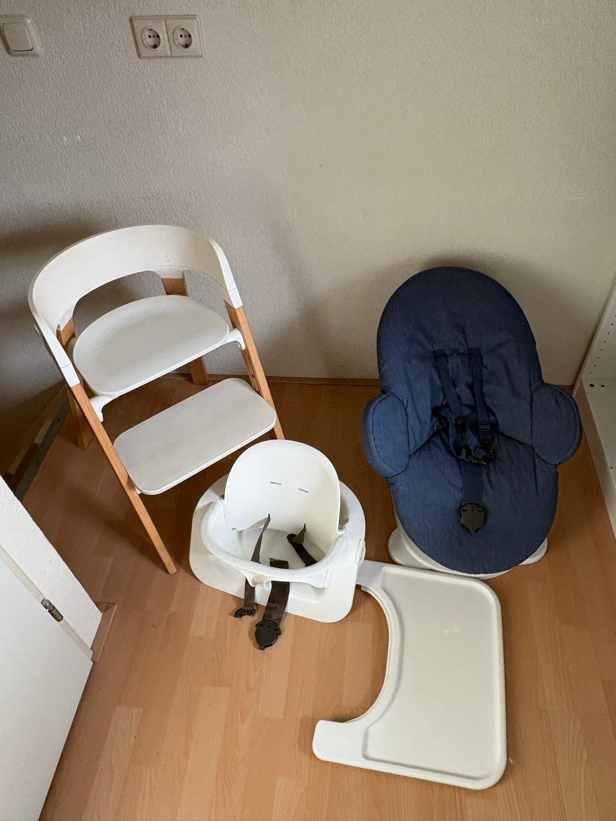 Stokke Steps kinderstoel met newborn set en eetblad, Kinderen en Baby's, Kinderstoelen, Ophalen, Gebruikt, Meegroeistoel, Aanschuifbaar
