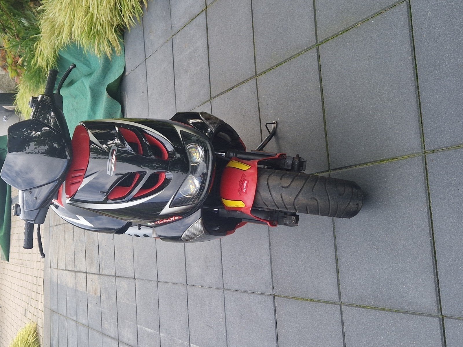 aprilia sr 50 ditech met onderdelen, Fietsen en Brommers, Ophalen, Gebruikt, SR 50, Benzine
