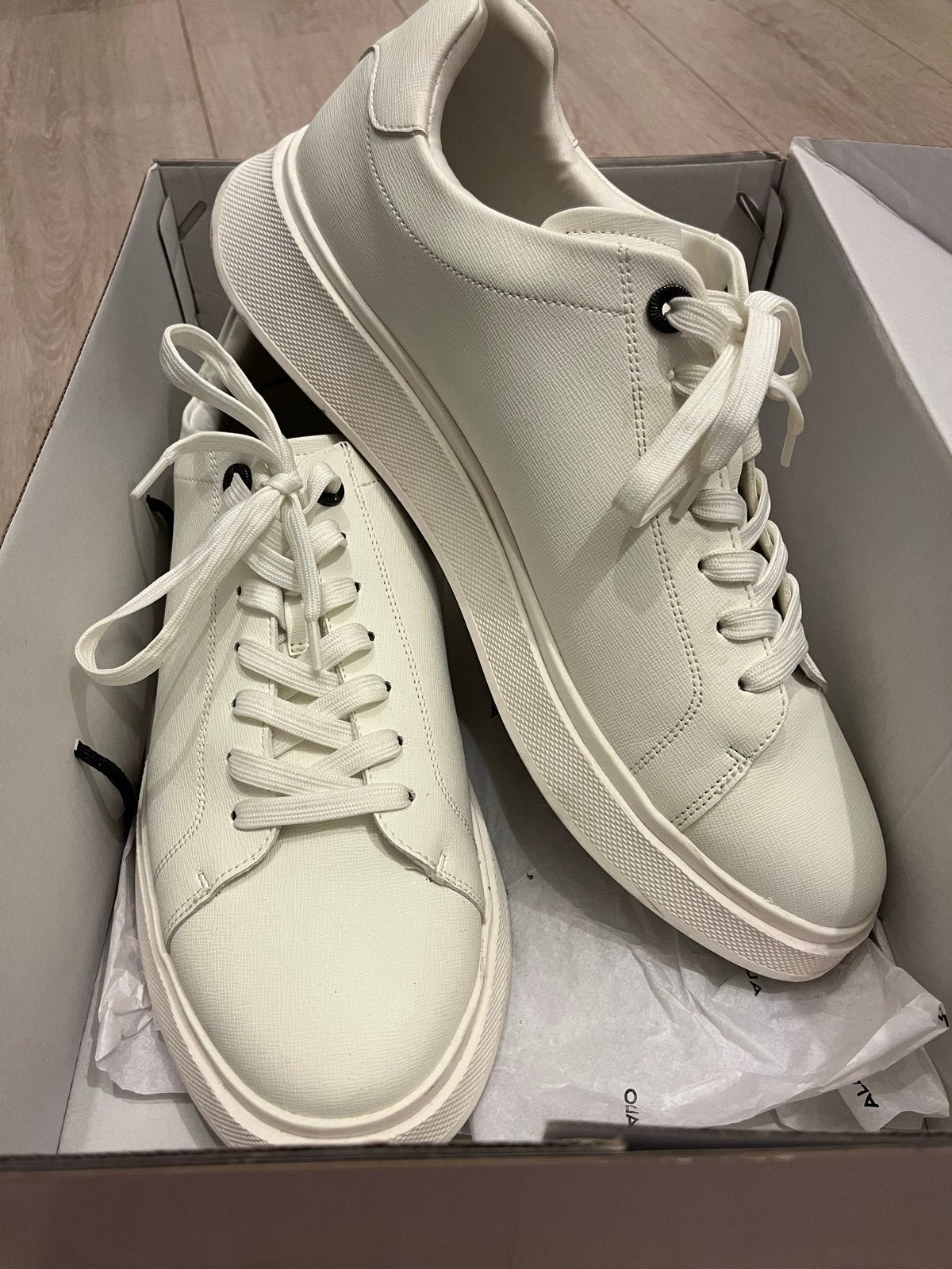 Zo goed als nieuw witte sneakers van Aldo, maat 45, Wit, Nieuw, Ophalen of Verzenden, Sneakers of Gympen