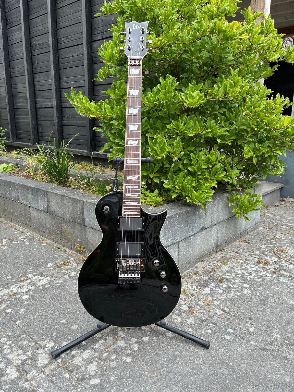 ESP LTD EC331 FR met EMG 81/85 en Gotoh GT1996 tremolo, Muziek en Instrumenten, Snaarinstrumenten | Gitaren | Elektrisch, Ophalen of Verzenden