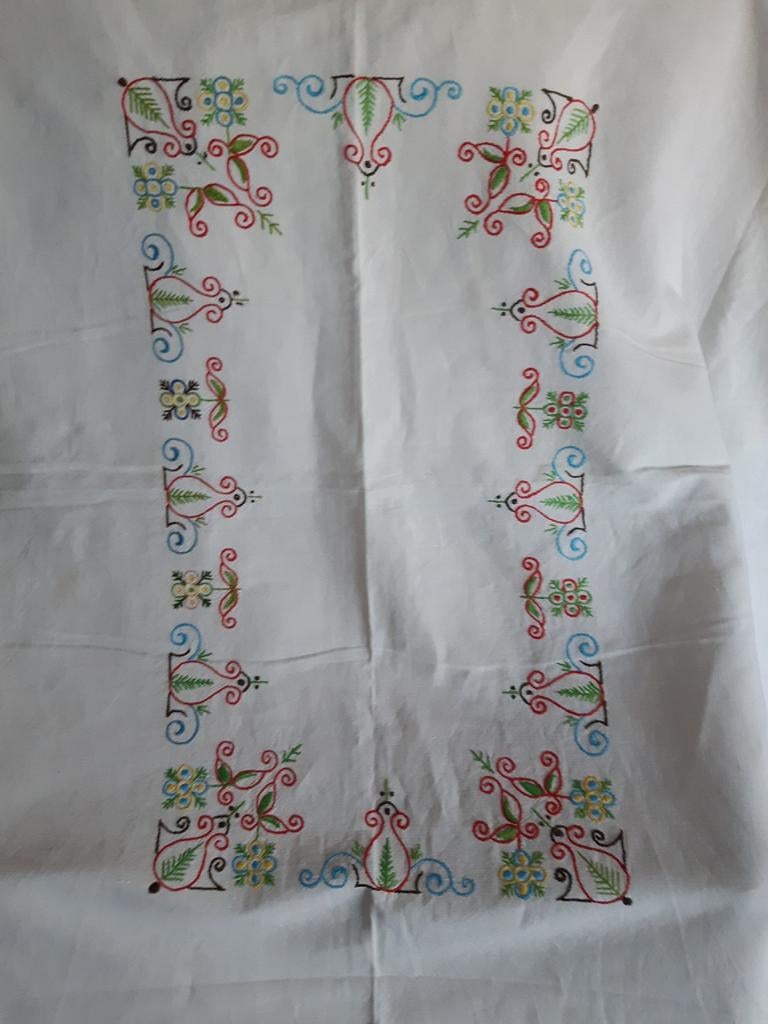 Vintage frans geborduurd tafelkleed 130x150 cm, Verzenden, Rechthoek