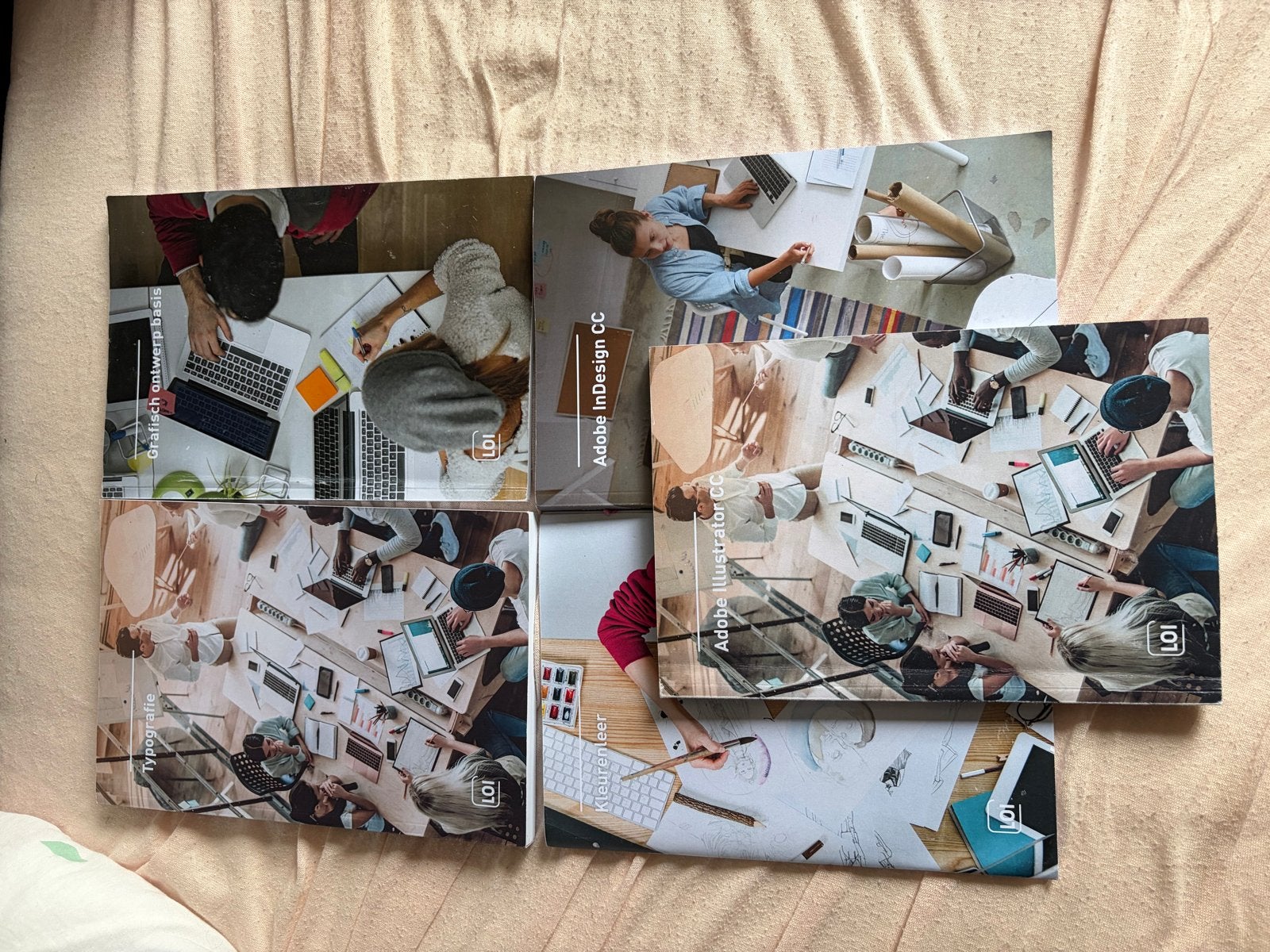 LOI Grafisch Ontwerp & Adobe CC Boeken (5 stuks), Ophalen of Verzenden, Zo goed als nieuw, HBO