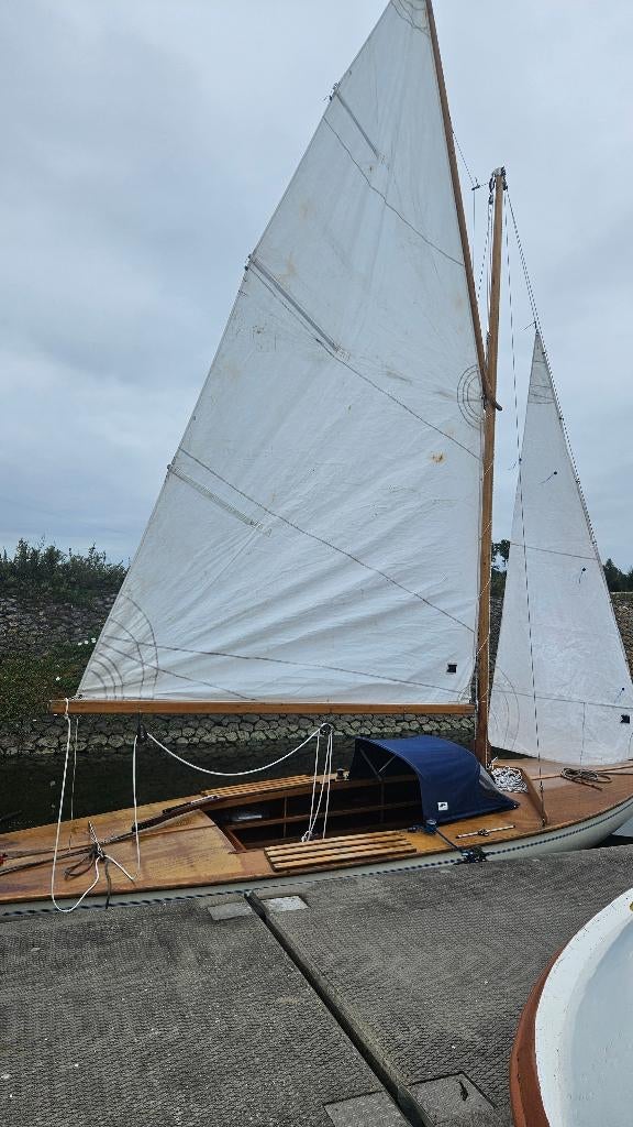 Open zeilboot 16M2, Watersport en Boten, Open zeilboten, Gebruikt, Buitenboordmotor, Benzine, Ophalen