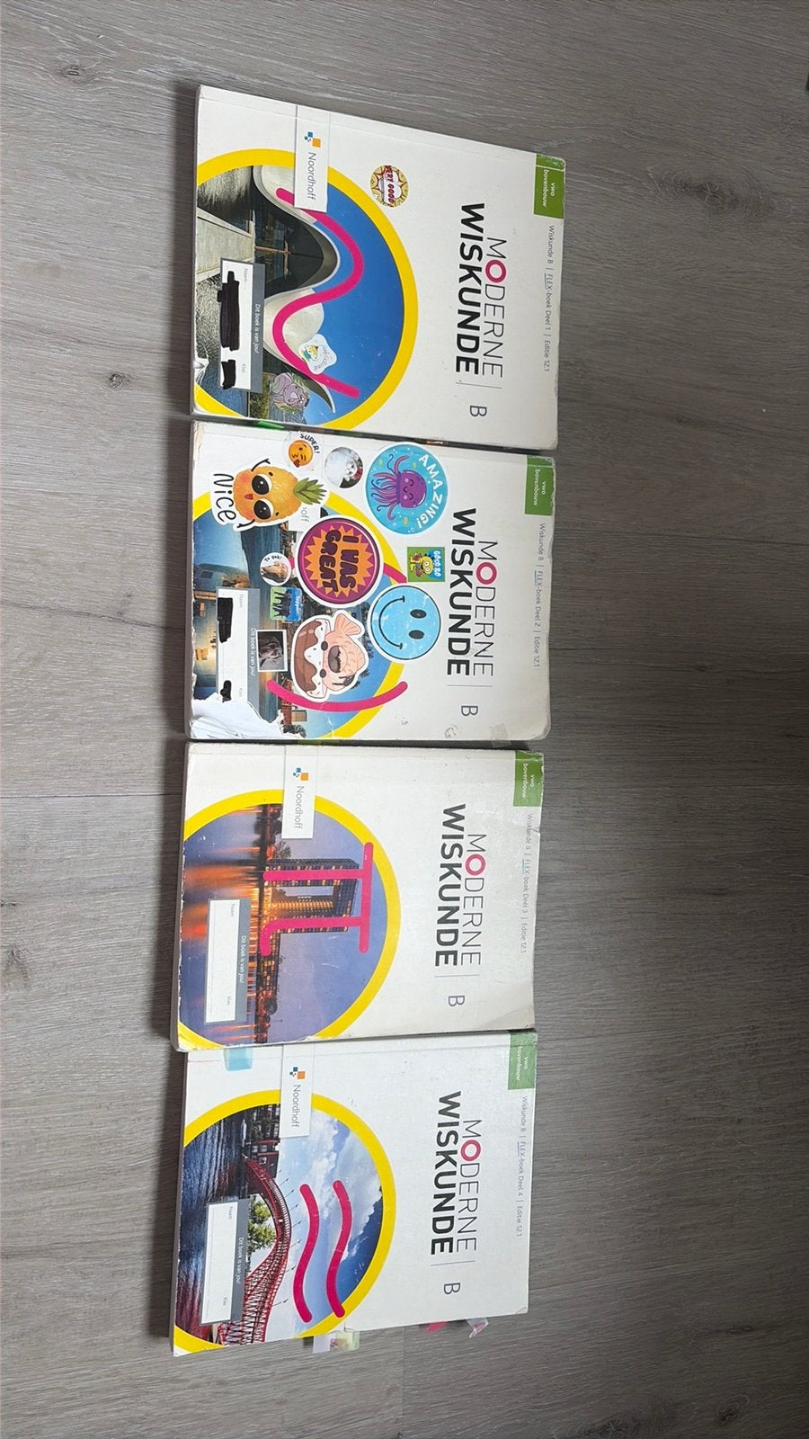 Moderne wiskunde B vwo deel 1,2,3 en 4, Boeken, Schoolboeken, Ophalen of Verzenden, Gelezen, VWO, Wiskunde B