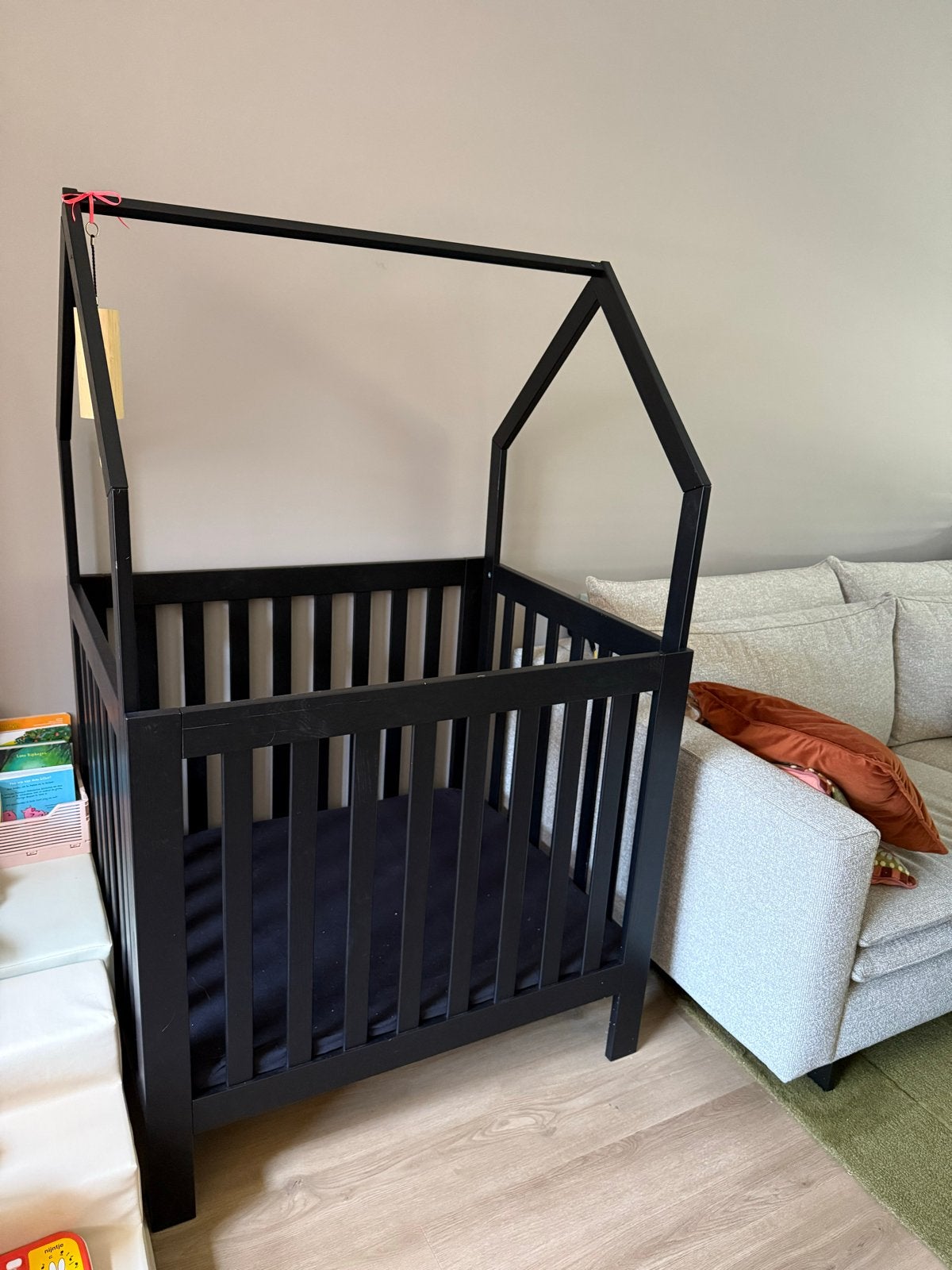 Zwarte box met huisframe, Kinderen en Baby's, Boxen, Ophalen, Gebruikt