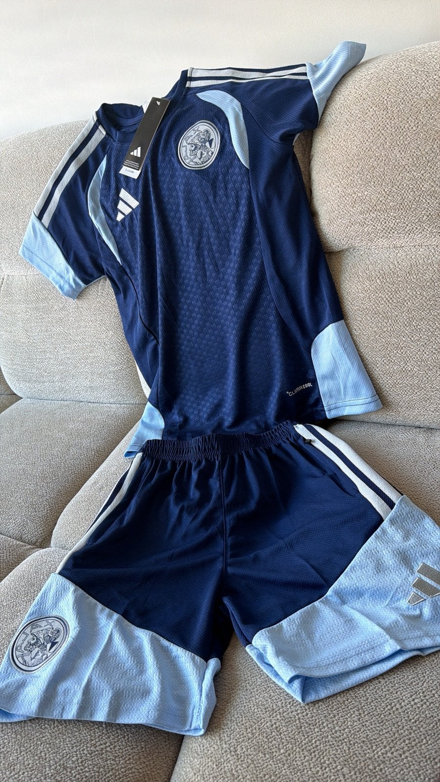 Adidas Ajax Trainingsset 2026/2027 (Senior en Junior), Maat XS of kleiner, Ophalen of Verzenden, Nieuw, Shirt
