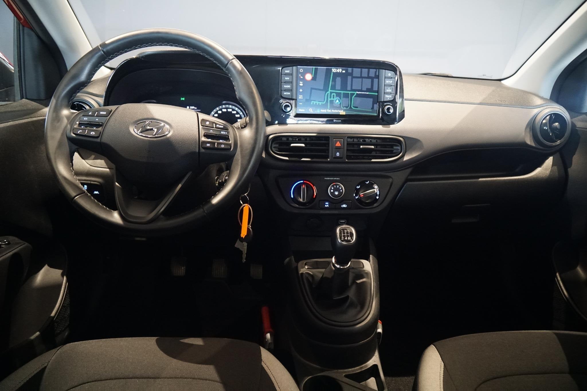 Hyundai i10 1.0 Comfort Smart + CAMERA / CARPLAY / NAVIGATIE, Voorwielaandrijving, Start-stop-systeem, Stof, Gebruikt