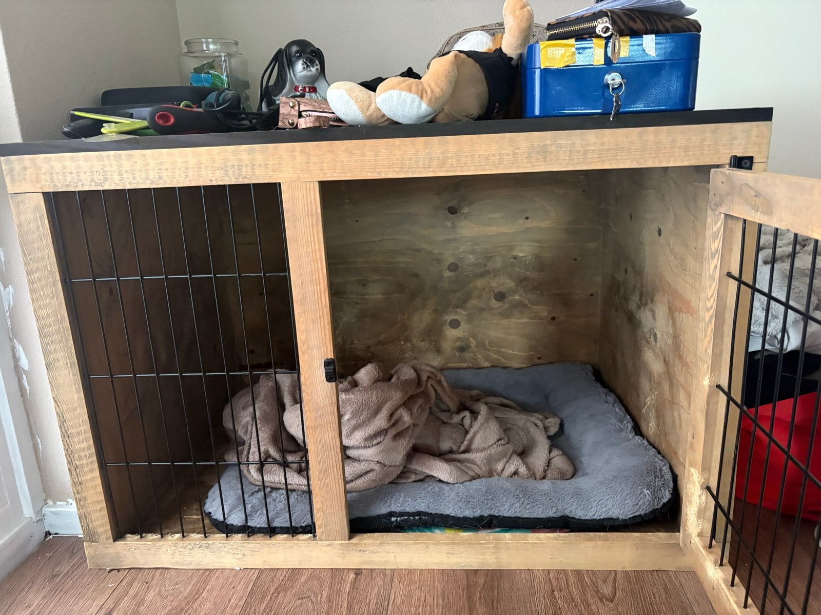 Honden benche tekoop self laten maken, Dieren en Toebehoren, Hondenbenches, Ophalen of Verzenden, Zo goed als nieuw