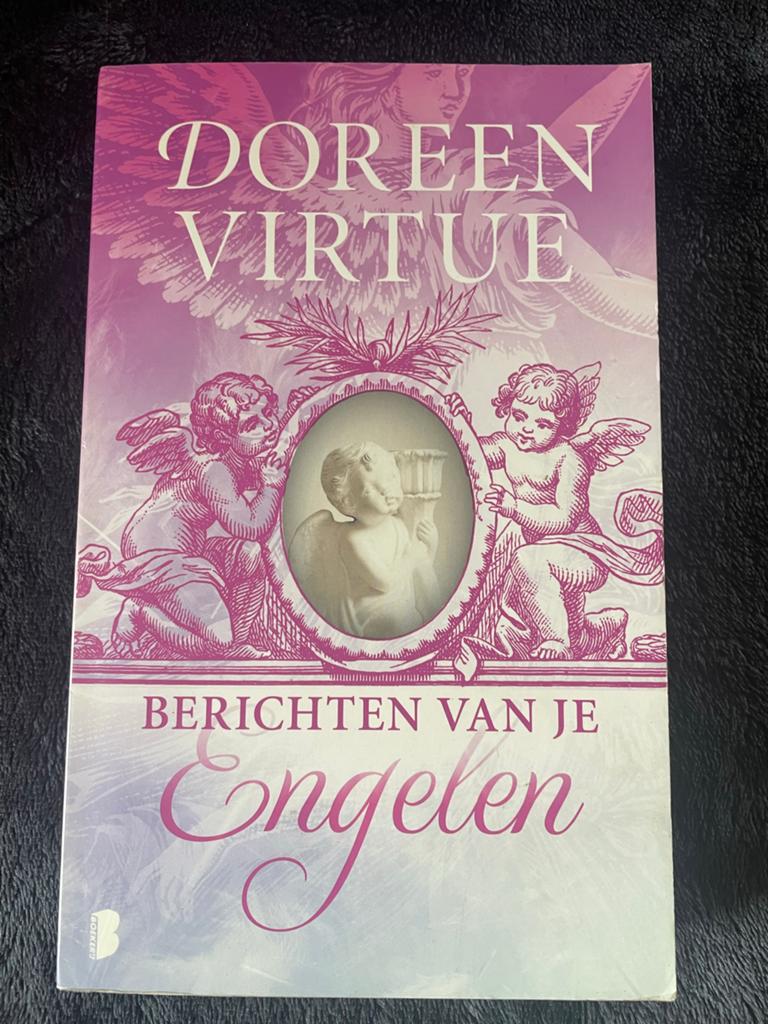 Berichten van je Engelen - Doreen Virtue, Ophalen of Verzenden, Zo goed als nieuw, Spiritualiteit algemeen, Achtergrond en Informatie