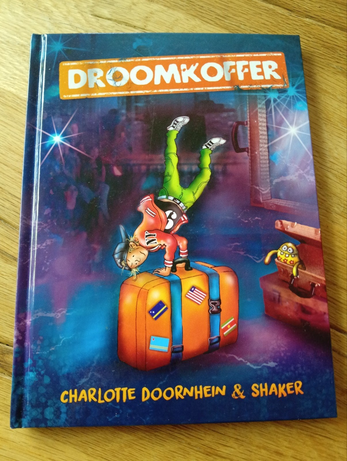 Droomkoffer - Charlotte Doornhein & Shaker (Kinderboek), Charlotte Doornhein & Shaker, Ophalen of Verzenden, Zo goed als nieuw