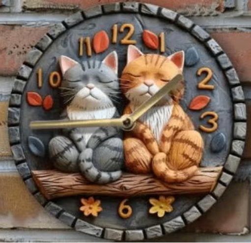Vintage ronde wandklok van metaal - Slapende Katten (20cm)
