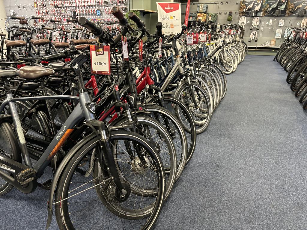 Fietshokje Raaks : Stella Ebike al va €499 OP=OP, Niet ingevuld, Ophalen of Verzenden, Zo goed als nieuw, Niet ingevuld