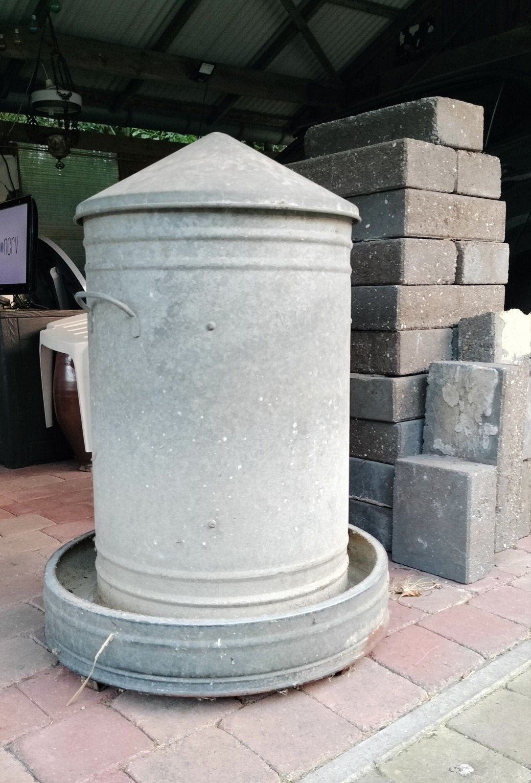 Voer graan silo voor kippen, Ophalen, Drinken en Voederen