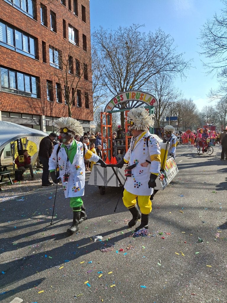 Prijswinnende carnavalsact loopgroep met wagen, Kleding | Dames, Carnavalskleding en Feestkleding, Ophalen, Zo goed als nieuw