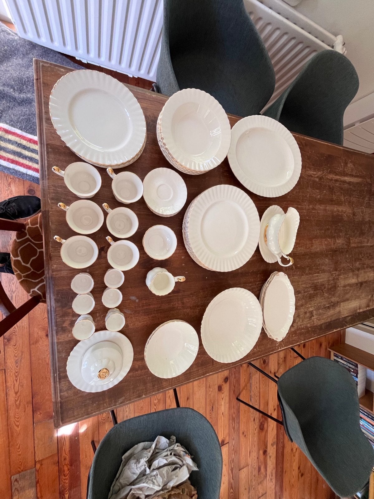 Royal Albert Val D'or Servies - Compleet en Elegant, Ophalen, Klassiek, Zo goed als nieuw, Royal Albert