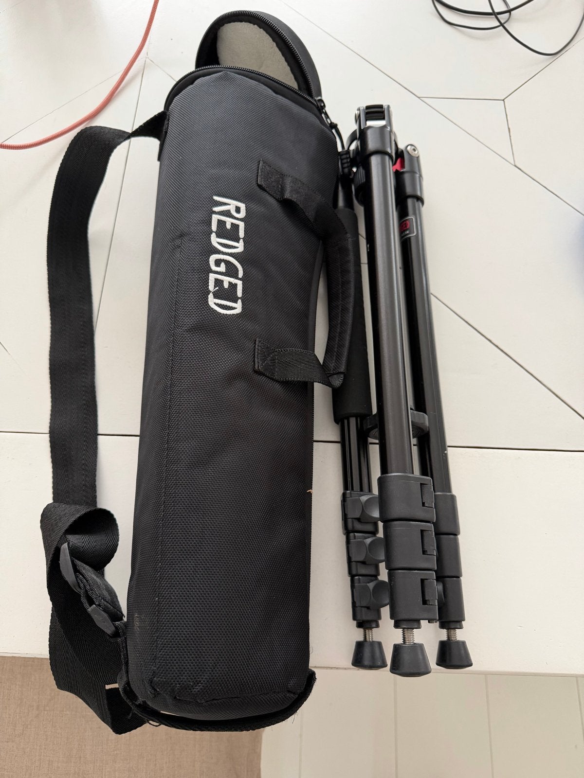 Redged Statief / Tripod, Overige merken, Verzenden, Driepoot, Zo goed als nieuw
