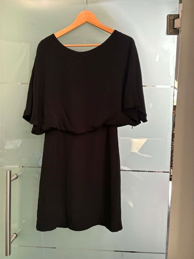 Elegante Sandro Parijs Zwarte Jurk met Vleermuismouwen - S, Kleding | Dames, Sandro Paris, Zwart, Ophalen of Verzenden, Zo goed als nieuw
