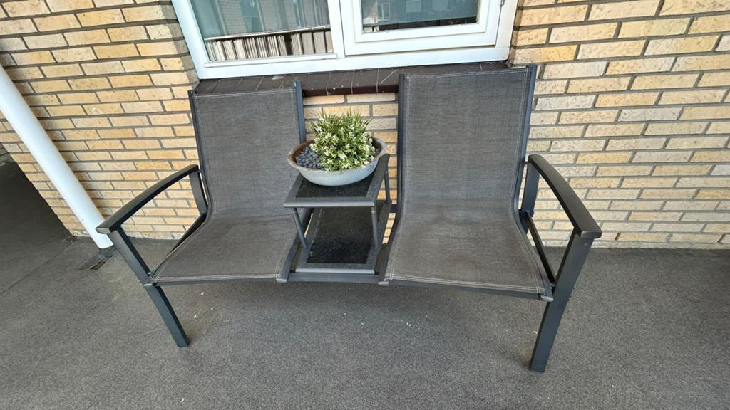 Tweezits tuinbank (tete-a-tete), Ophalen, Zo goed als nieuw, Aluminium
