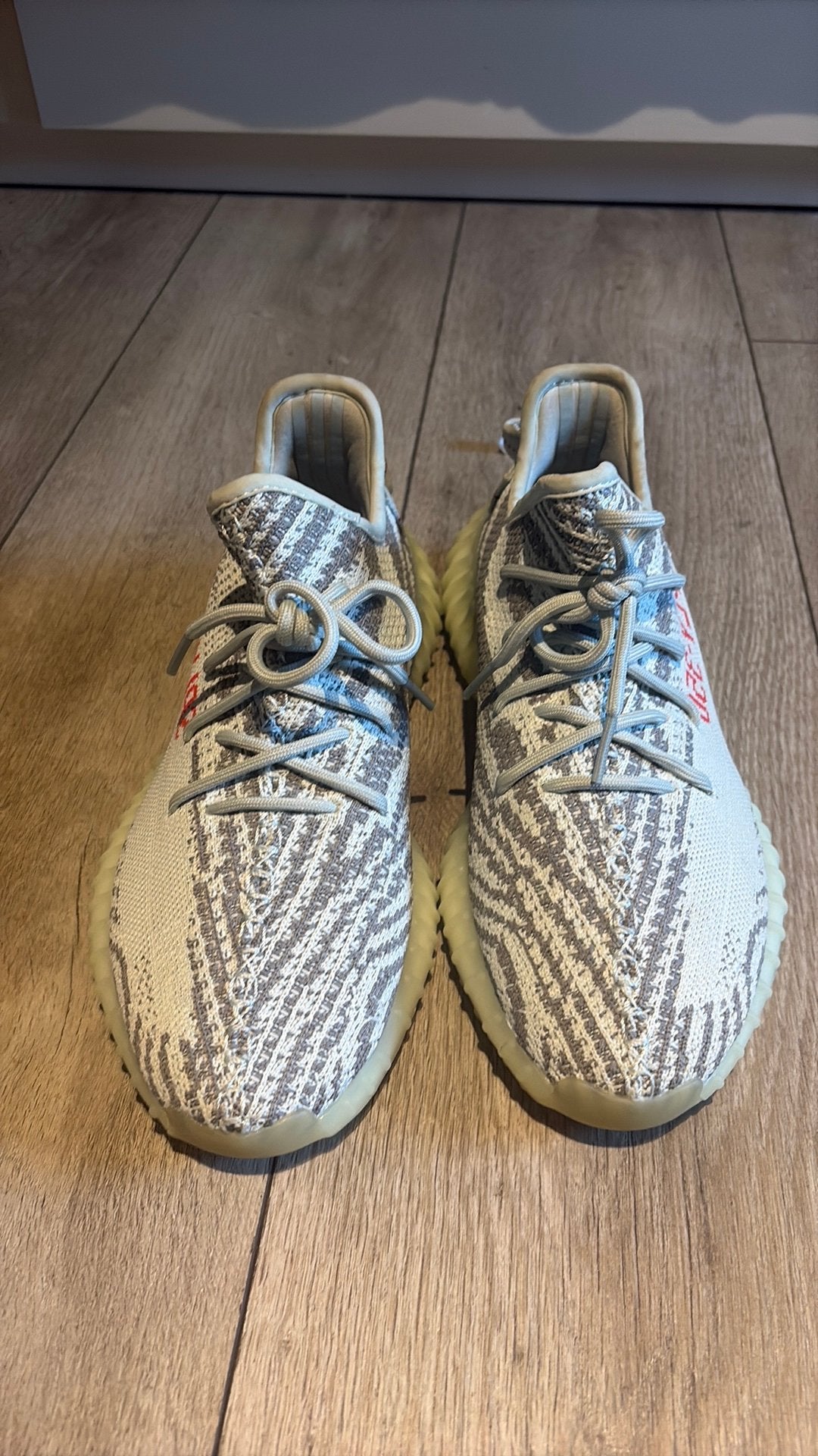 Yeezy boost 350 V2, Ophalen of Verzenden, Zo goed als nieuw, Hardloopschoenen, Adidas