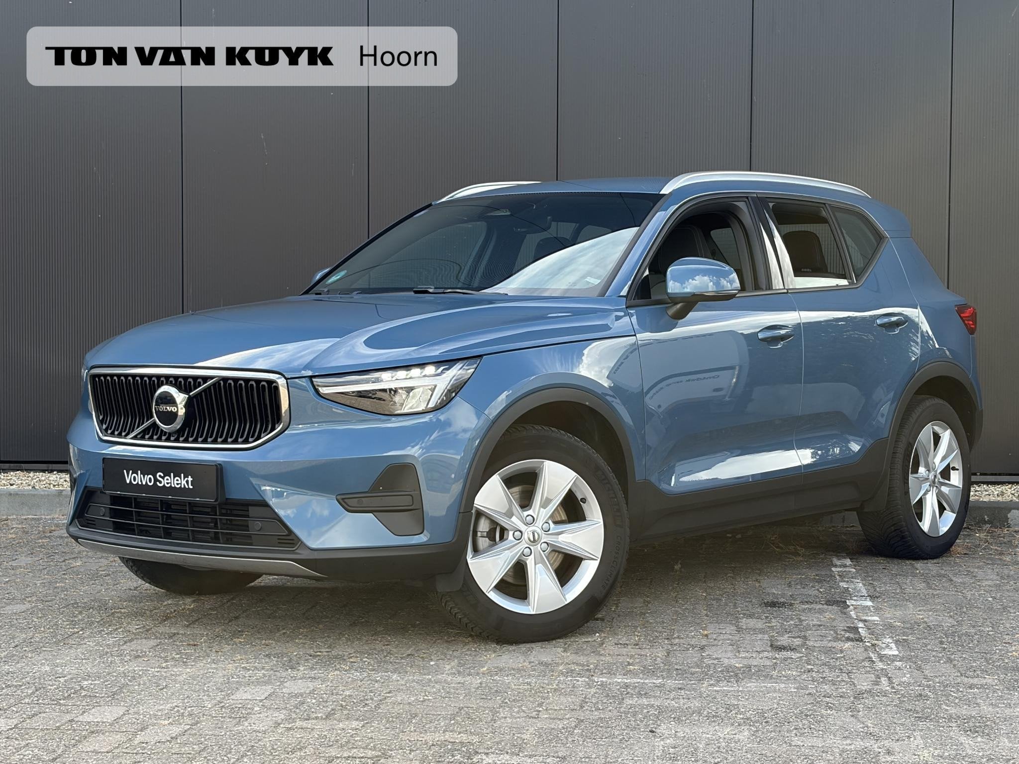 Volvo XC40 2.0 B4 Core park assist/ intelliesafe/ climate li