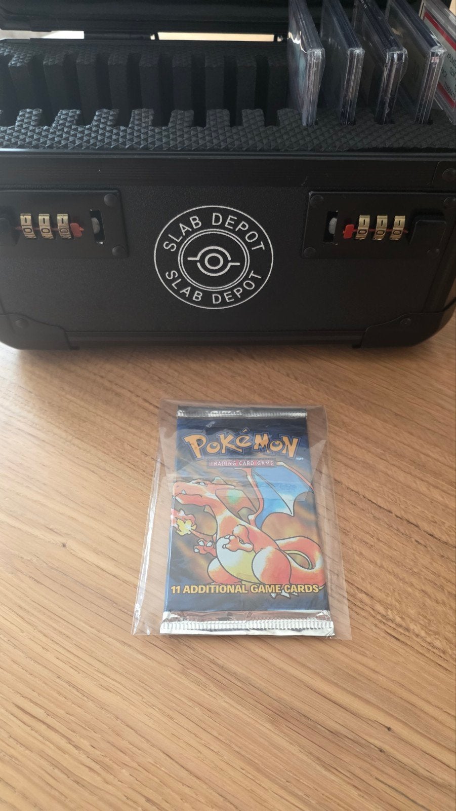 Pokémon Base Set Booster Pack - Charizard Art, Ophalen, Nieuw, Booster