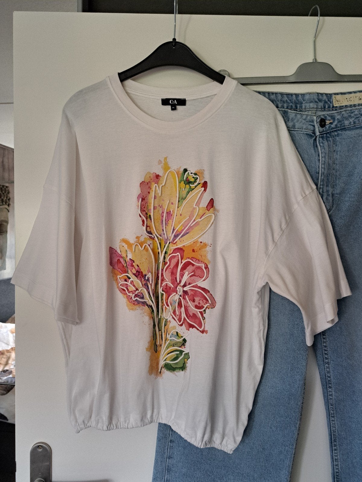 Leuk wit C&A shirt met vrolijke tulpen, wijd model, Kleding | Dames, Wit, Maat 46/48 (XL) of groter, Ophalen of Verzenden, Zo goed als nieuw