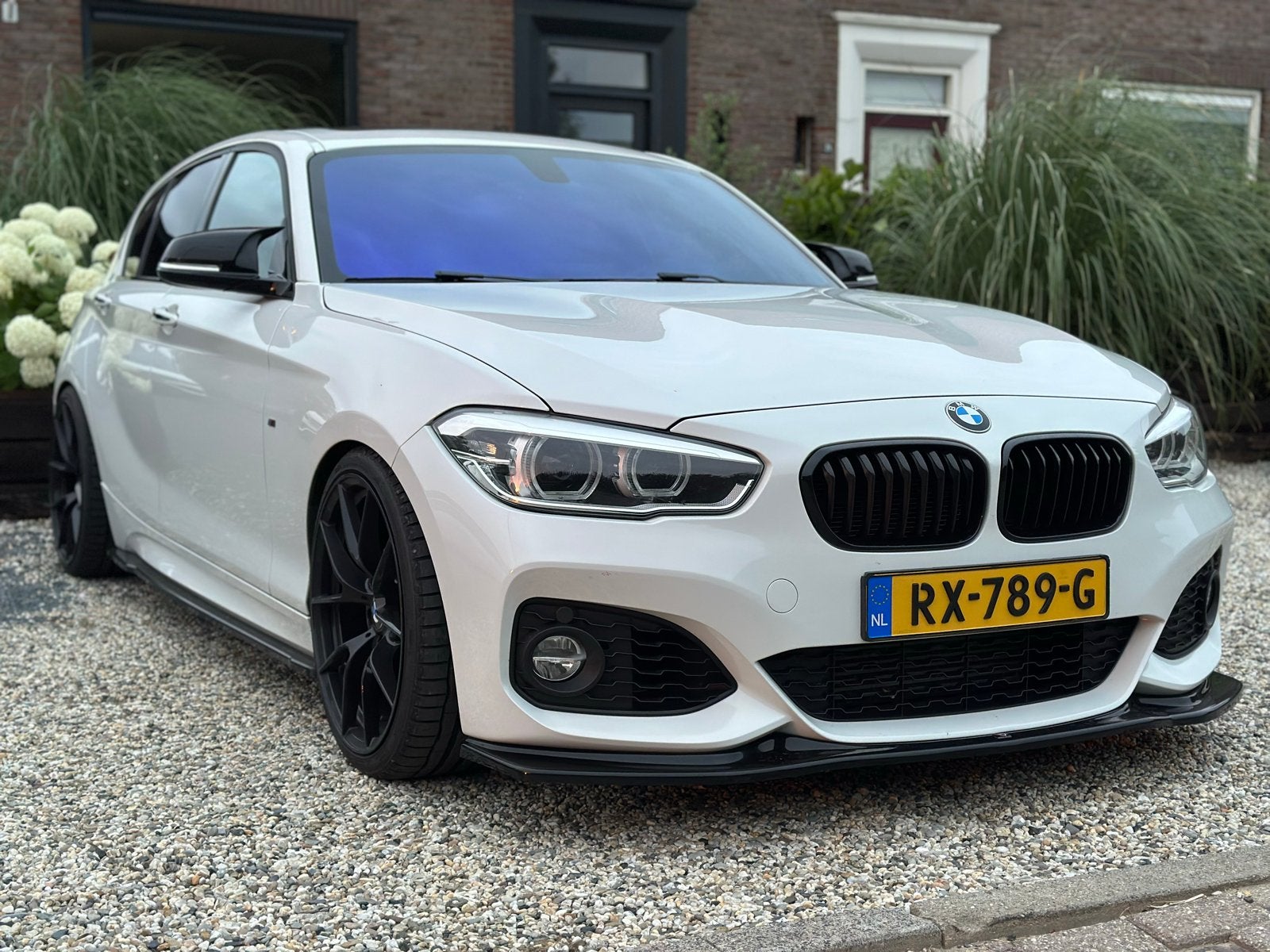 BMW 1-Serie 118i F21 LCI 180pk Aut 2018 Wit, Auto's, Achterwielaandrijving, Alcantara, Wit, Origineel Nederlands