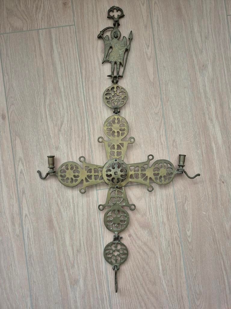 Antiek koperen kruis met engel en kandelaars, Antiek en Kunst, Antiek | Religie, Ophalen of Verzenden