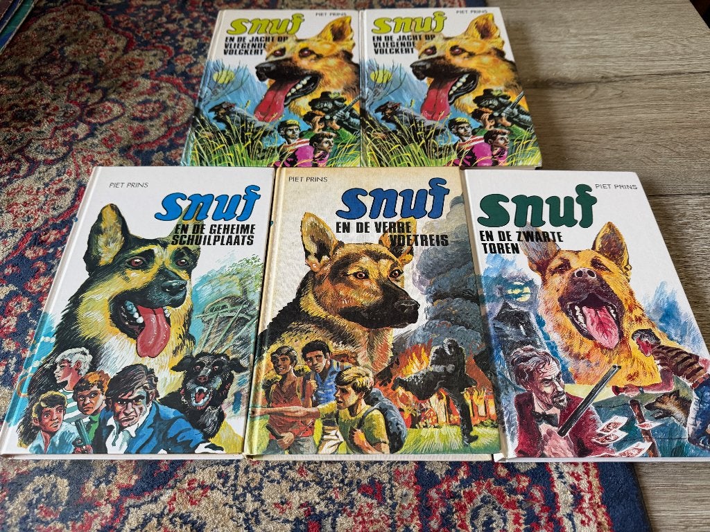 Snuf de Hond. Piet Prins. 5 Boeken, waarvan 1 dubbel, Boeken, Ophalen of Verzenden, Zo goed als nieuw, Piet Prins., Fictie