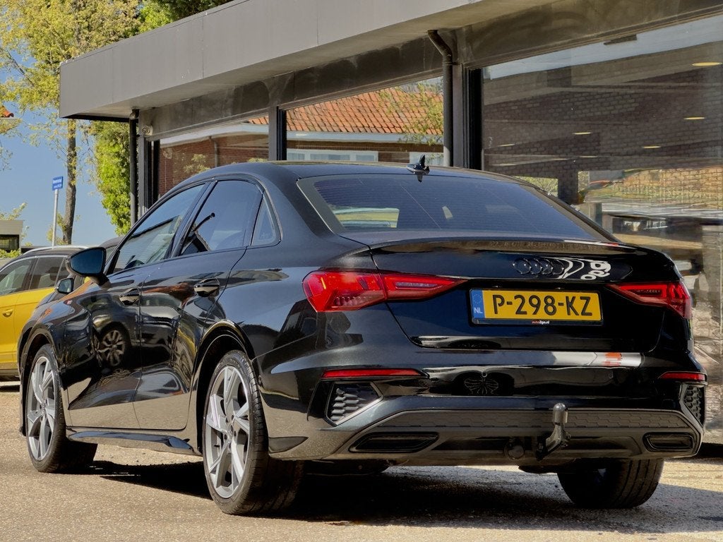Audi A3 Limousine 35 TFSI AUT7 S-LINE. NAVI DIGI-DASH APPLE-, Auto's, Audi, 4 cilinders, 150 pk, Automatische klimaatregeling