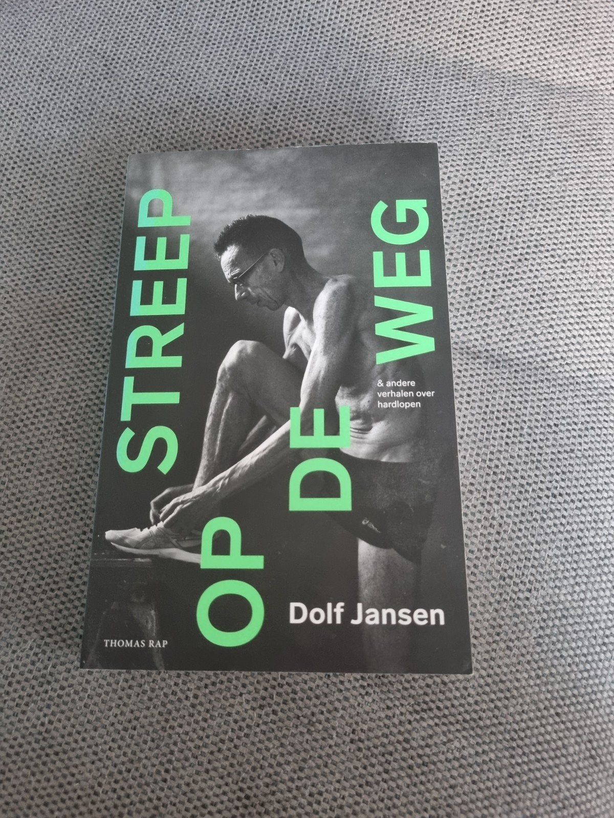 Streep op de weg - Dolf Jansen (boek over hardlopen), Boeken, Ophalen of Verzenden, Zo goed als nieuw, Dolf jansen, Nederland