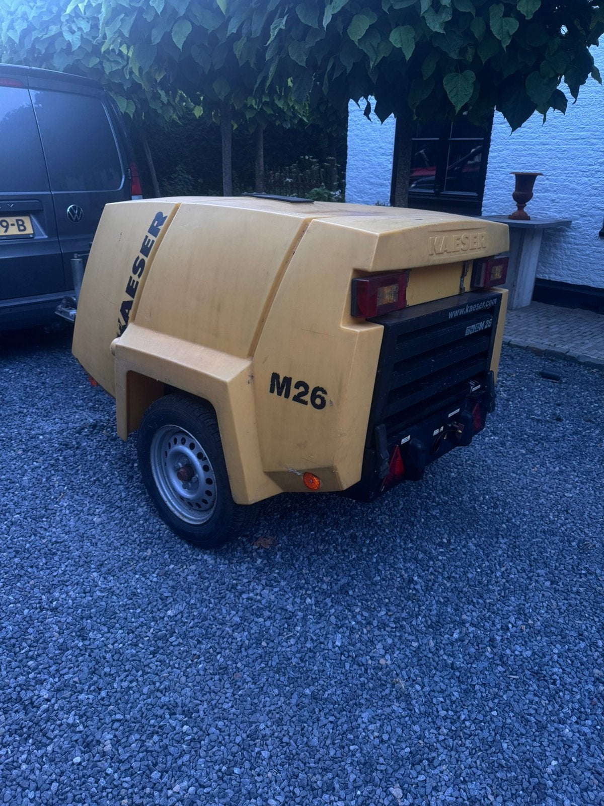 Kaeser m26 dieselcompressor 1486 uur, Ophalen, 800 liter/min of meer, Zo goed als nieuw, Geluidgedempt
