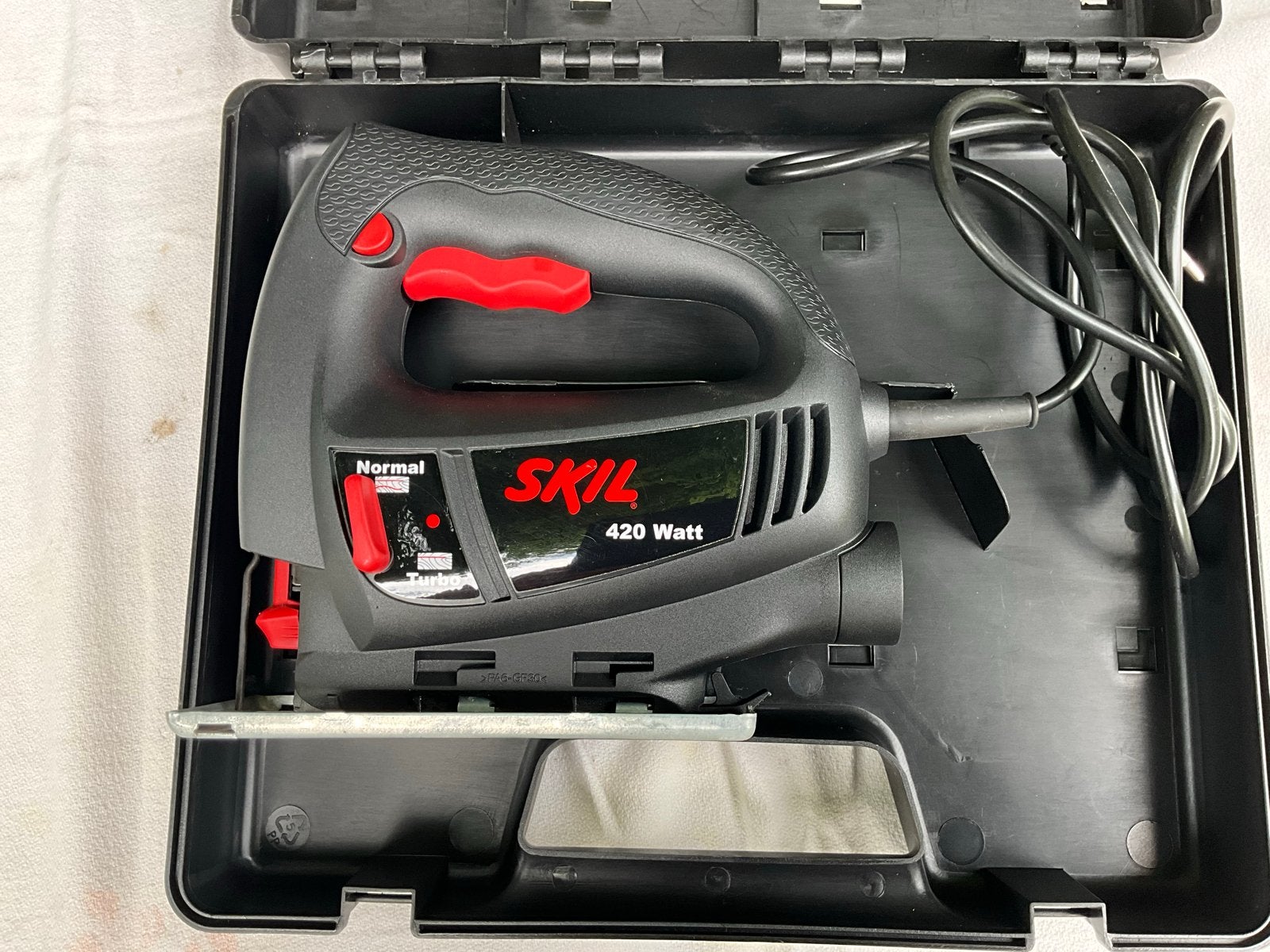 Skil Decoupeerzaag 420 Watt - Nagenoeg nieuw in koffer, Decoupeerzaag, Ophalen of Verzenden, Zo goed als nieuw, 30 tot 70 mm