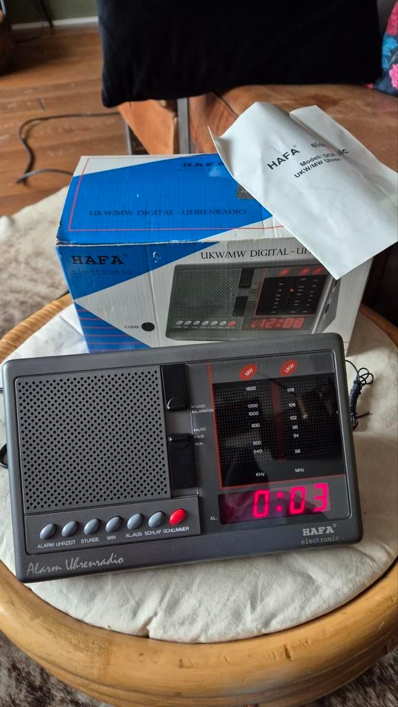 Nieuwe in doos werkende wekkerradio uit 1990 Hafa DCR 2000, Ophalen of Verzenden, Nieuw, Radio