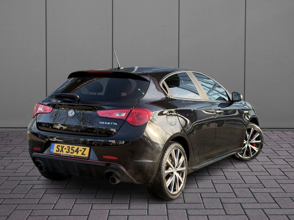 Alfa Romeo Giulietta 1.4 Turbo MultiAir Super | NL-auto | Pa, Auto's, Alfa Romeo, Euro 6, 4 cilinders, Zwart, 500 kg