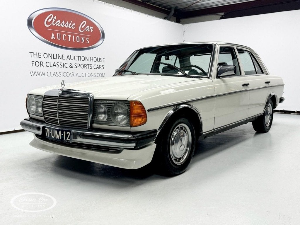 Mercedes-benz 200   - ONLINE AUCTION, Auto's, Wit, Bedrijf, Handgeschakeld, 84 pk