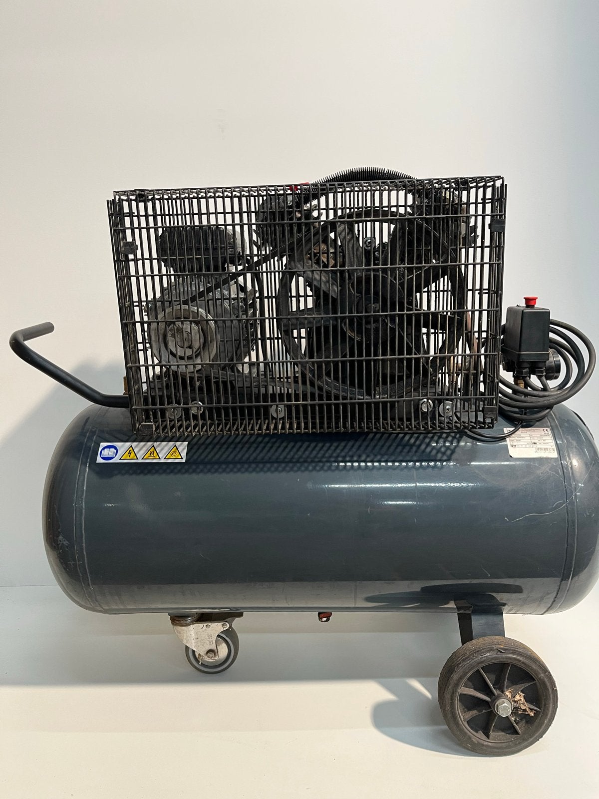 Contimac Compressor 90L - 350 l/min - 10 bar, Doe-het-zelf en Verbouw, Compressors, Ophalen, Gebruikt, 6 tot 10 bar, 25 tot 100 liter