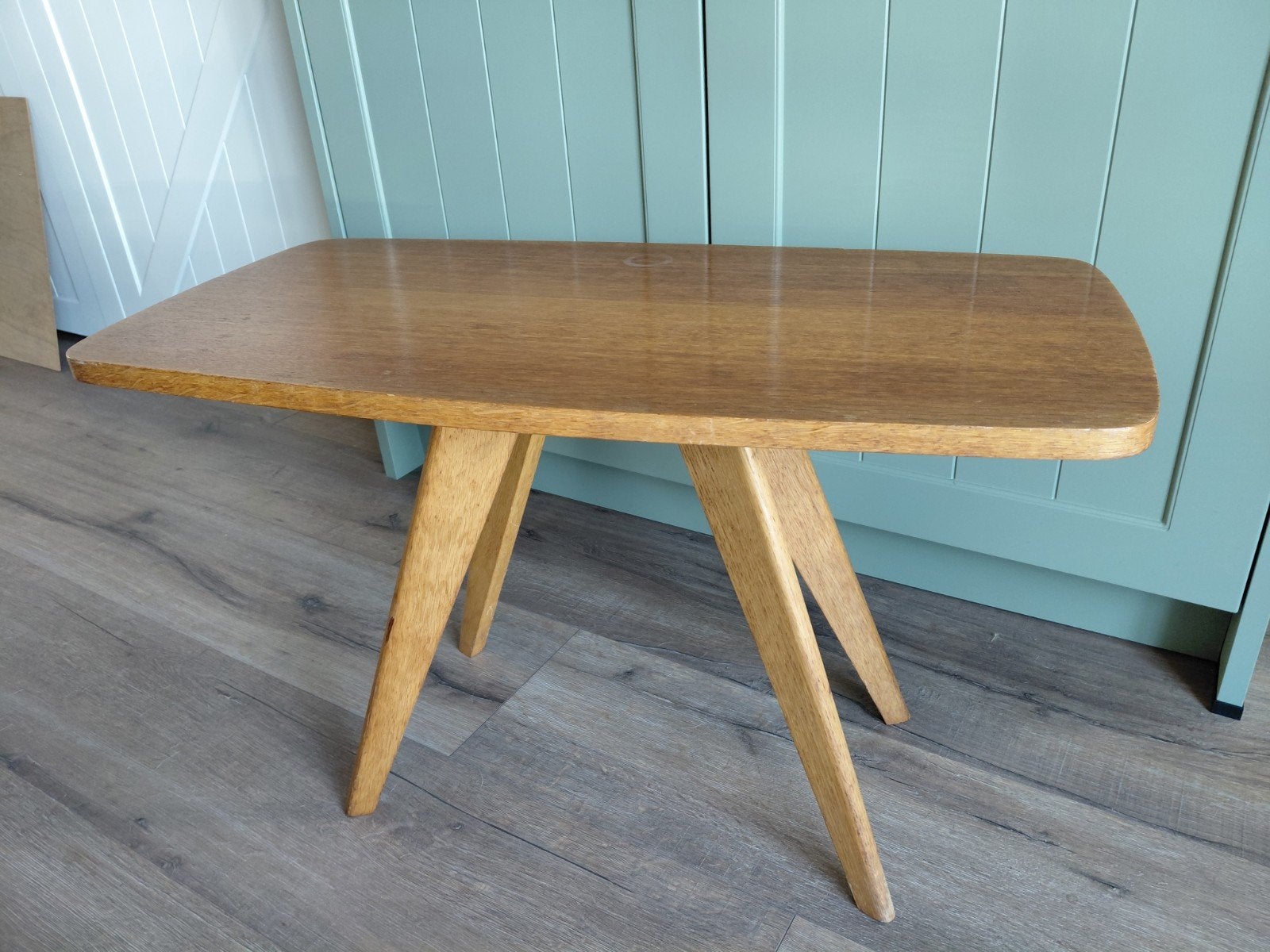 Retro vintage bijzettafel, Huis en Inrichting, Tafels | Bijzettafels, Ophalen of Verzenden, Rechthoekig