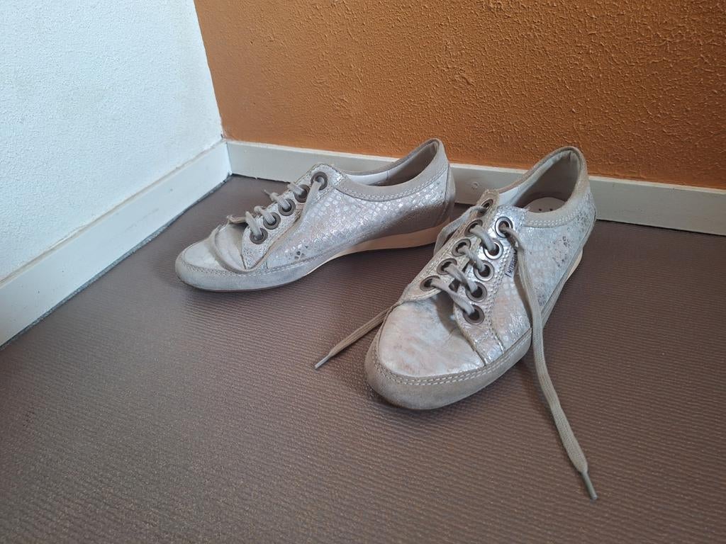 Mephisto damesschoenen maat 38 beige/grijs/zilver, Kleding | Dames, Schoenen, Schoenen met lage hakken, Mephisto, Beige, Ophalen of Verzenden