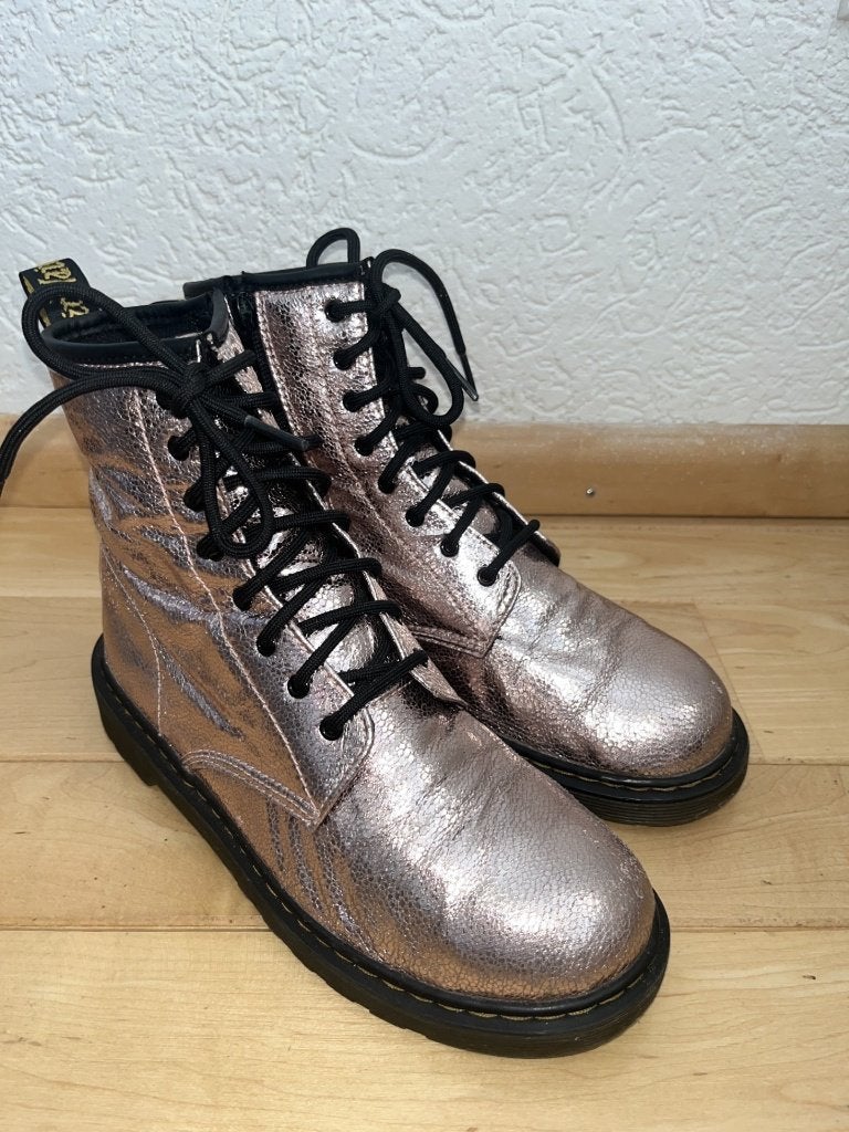 Dr. Martens enkellaarzen maat 38 roze craquelé 1460 Junior, Kleding | Dames, Verzenden, Roze, Dr. Martens, Zo goed als nieuw