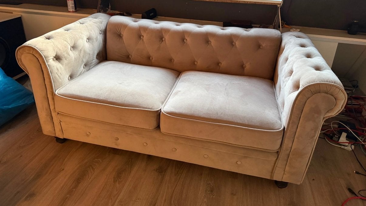 Chesterfield 2 zits bank taupe fluweel, Huis en Inrichting, Banken | Bankstellen, Ophalen, 150 tot 200 cm, Chesterfield, Tweepersoons
