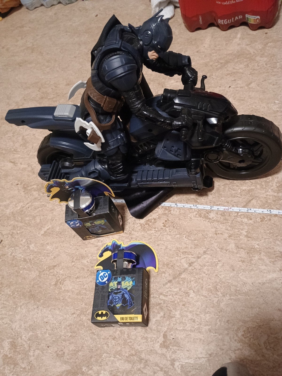 Batman motor met figuur en 2 parfumflesjes - Collectors item, Verzamelen, Ophalen of Verzenden, Zo goed als nieuw